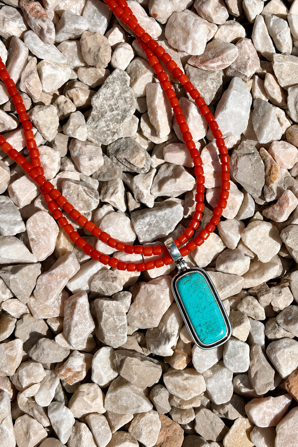Red bead necklace with natural turquoise pendant and 925 sterling silver clasp – view 4